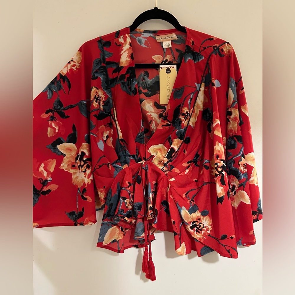 M loose fitting blouse w/ front tie.  Red floral print